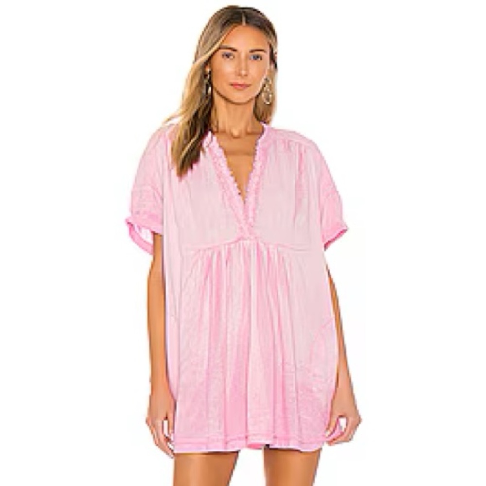 Getaway With Me Tunic in Pink
FREE PEOPLE